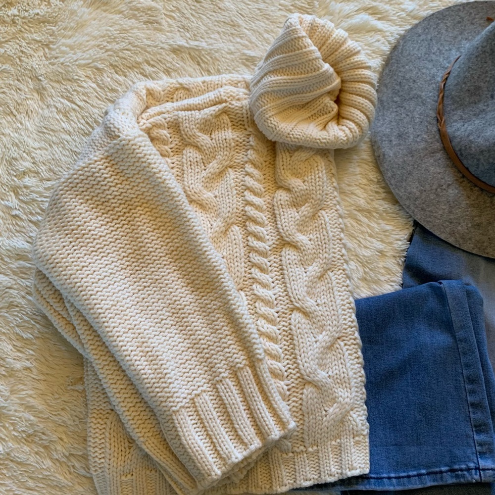 FLASH SALE!  Cable Knit Turtleneck Cozy Sweater - Picture 6 of 9